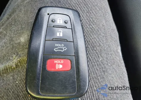 2019 Toyota Rav4 Xle из США, поврежденный, VIN 2T3P1RFV4KC045087